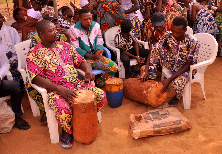 Festival Vodoo Internazionale di Ouidah in Benin feticci riti e simboli vodoo