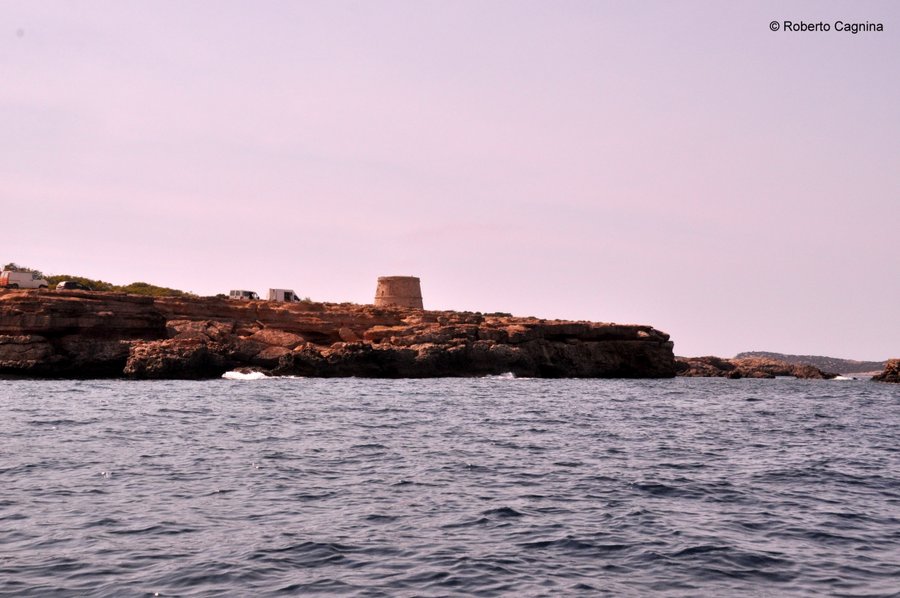 Consigli utili per organizzare un viaggio a Ibiza in barca fortini e storia