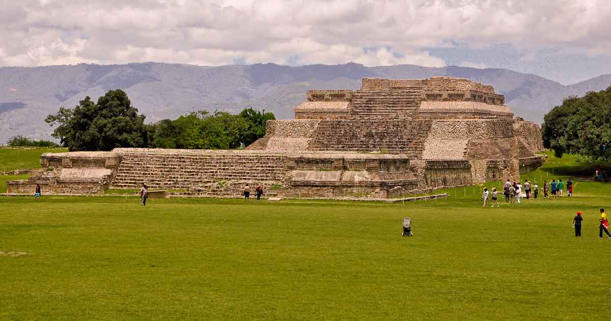Montagna Bianca nella Valle di Oaxaca in Messico Monte-Alban-Messico