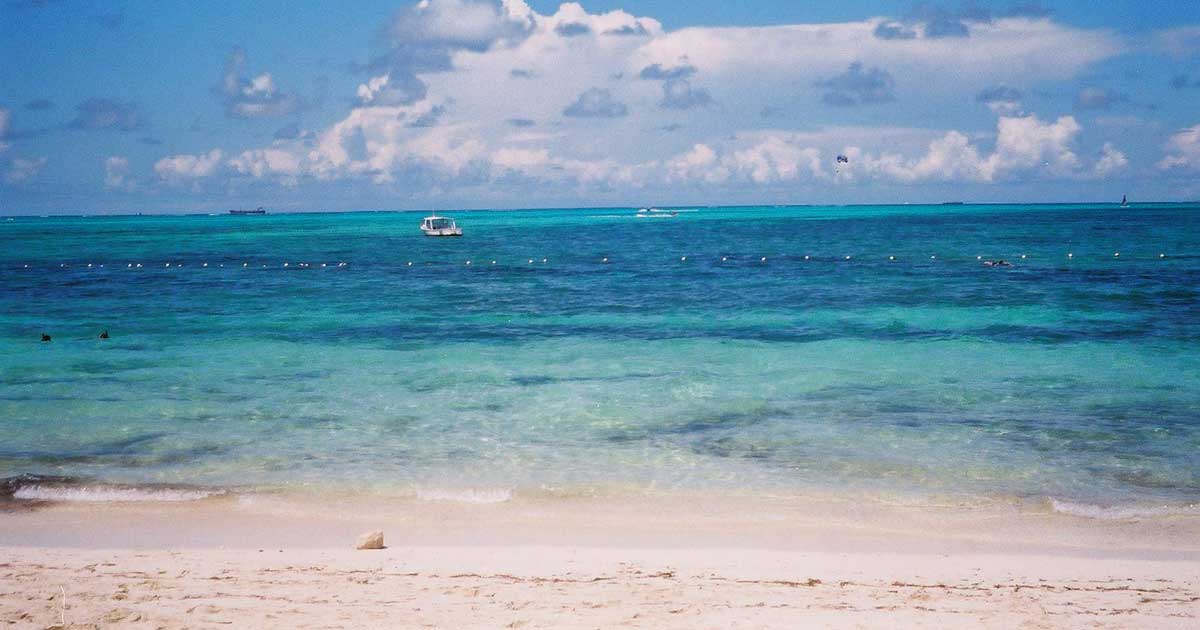 Cable-Beach nassau-bahamas