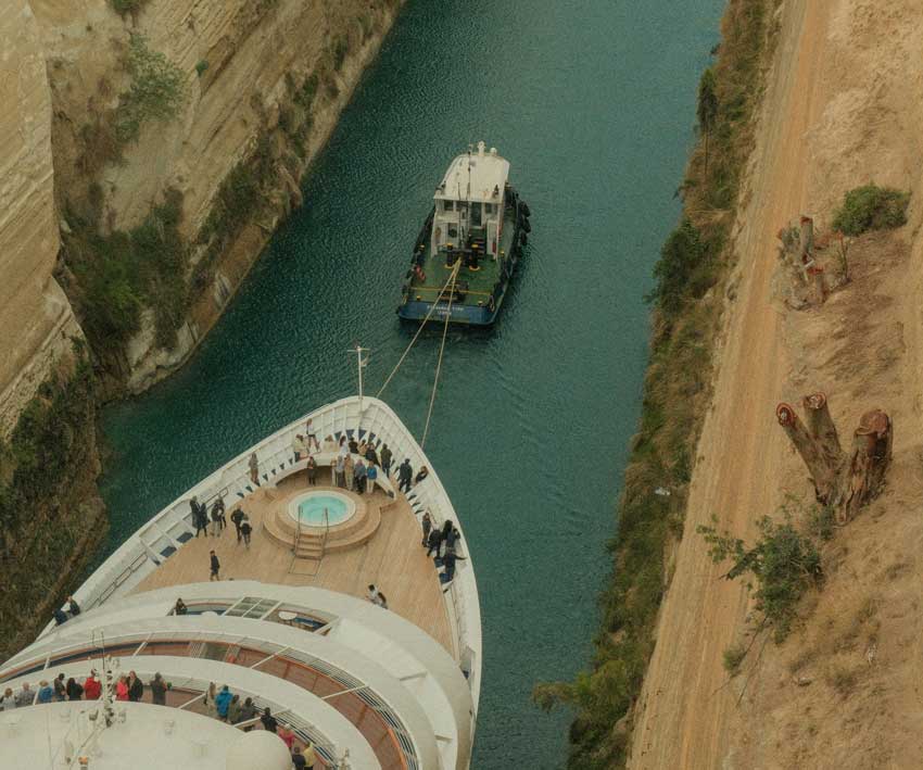 Attraversamento del canale di Corinto
