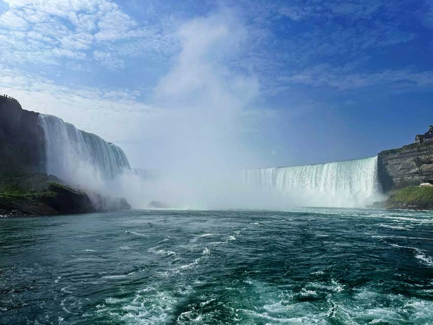 le imponenti Cascate del Niagara